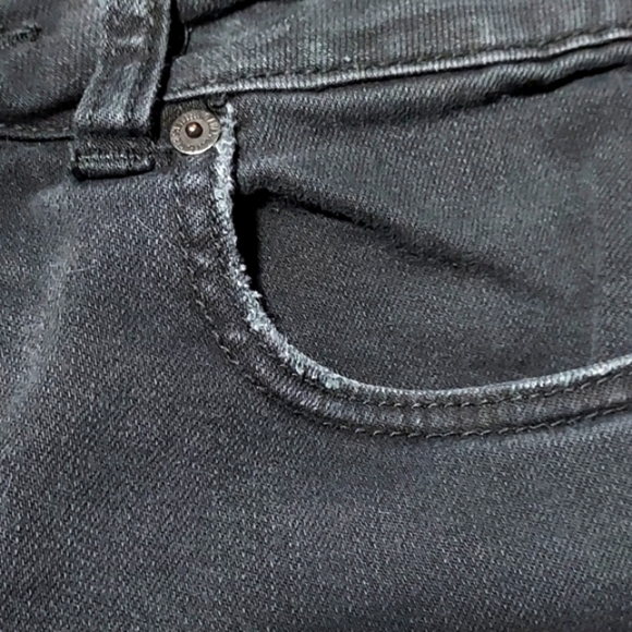 American Eagle Hi-Rise Festival Short Black Distressed Jean Shorts Size 0 - Picture 11 of 16